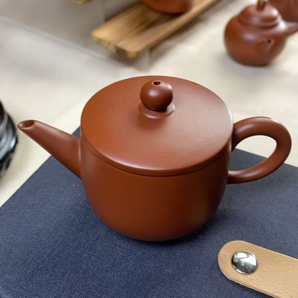 潮州朱泥壶半手工 小汉瓦80毫升 无礼盒壶顶内微瑕 介意勿拍！