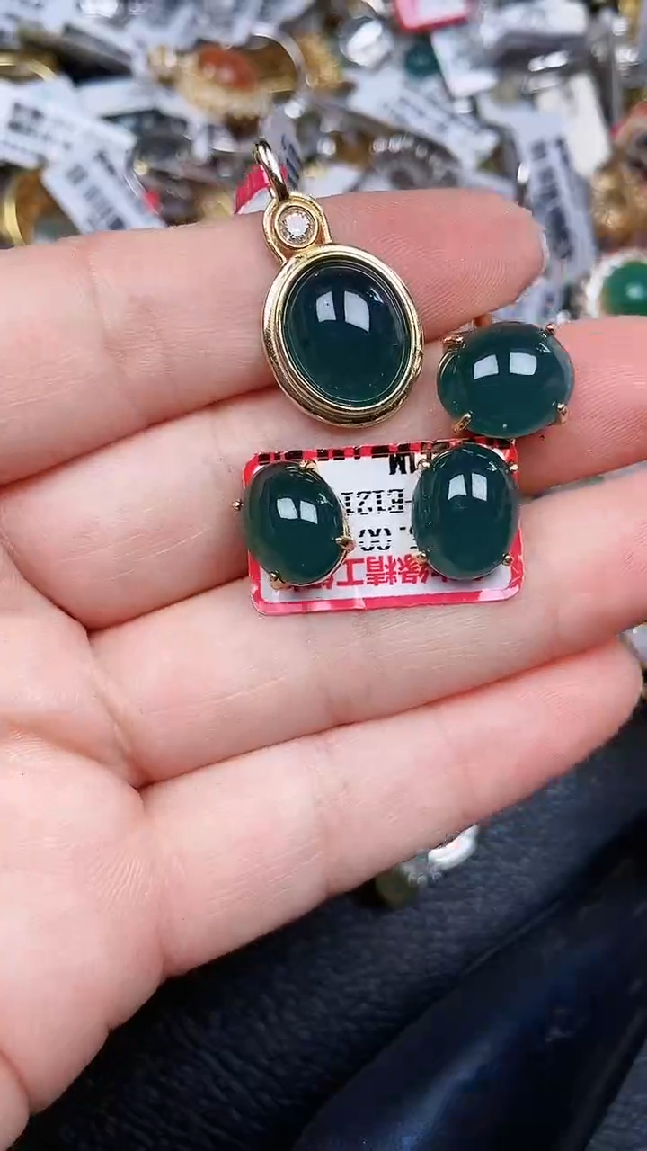 颈饰银S925镶嵌翡翠2500