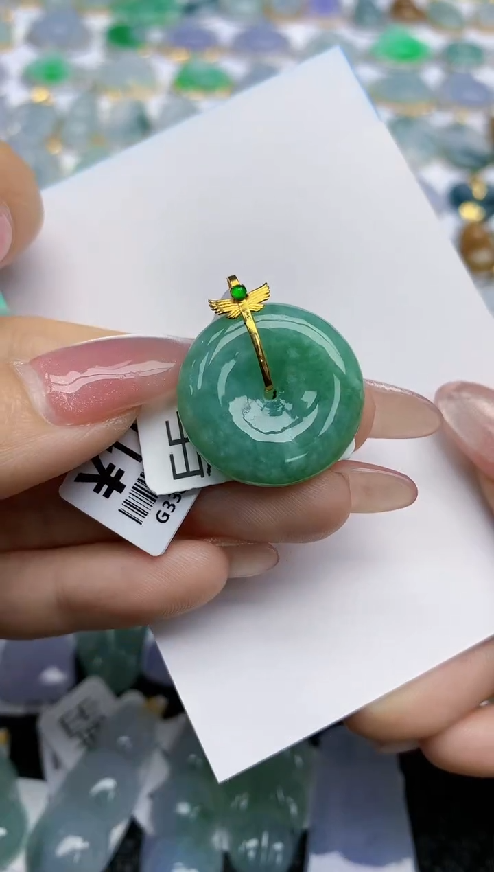 【闪购商品】翡翠挂件18K金镶嵌天然翡翠A货