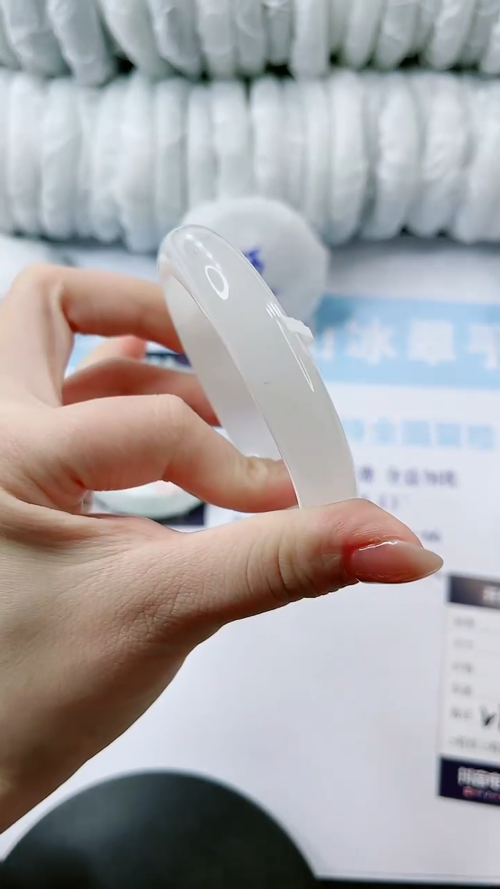 【闪购商品】石英质玉手镯未镶嵌多样性发货V250