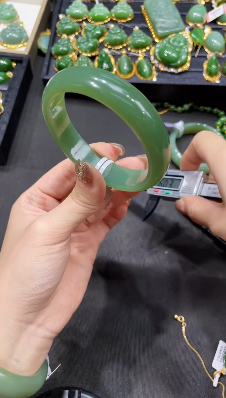 【闪购商品】和田玉手镯未镶嵌多样性发一 