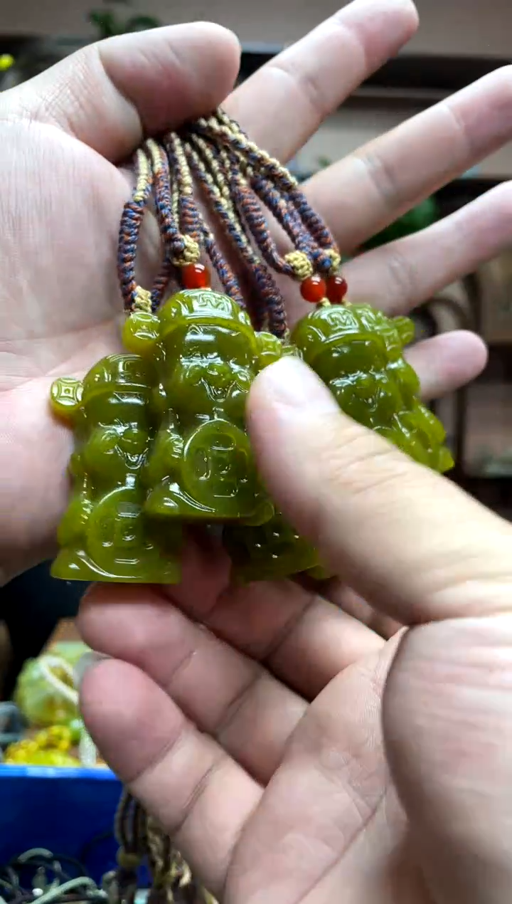 未镶嵌岫玉戒指多样性发货发其中之一