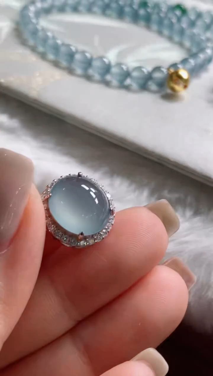 颈饰未镶嵌翡翠神***哥0114625671