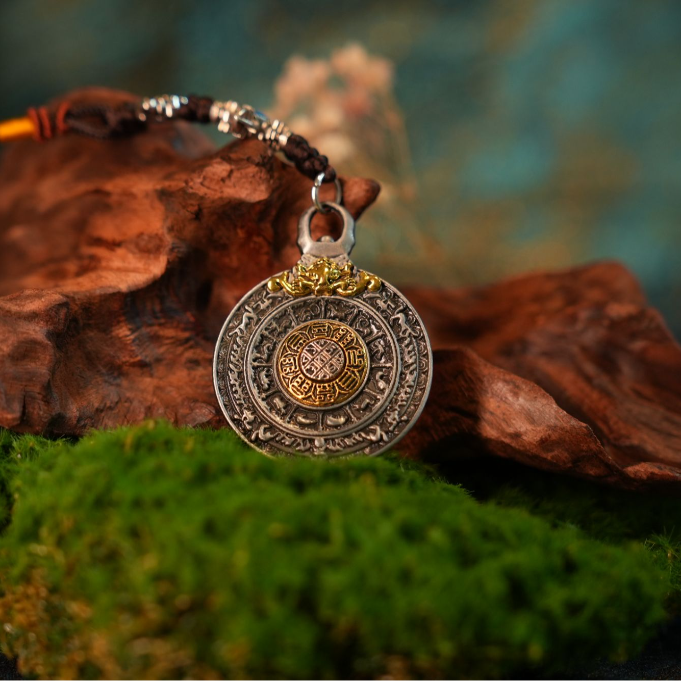 铜吊坠 九宫八卦藏式挂坠车饰，转运，（外面12生肖）