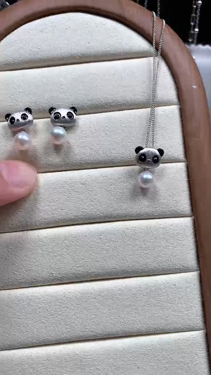 【闪购商品】海水珍珠颈饰银S925镶嵌小熊猫款珍珠套链