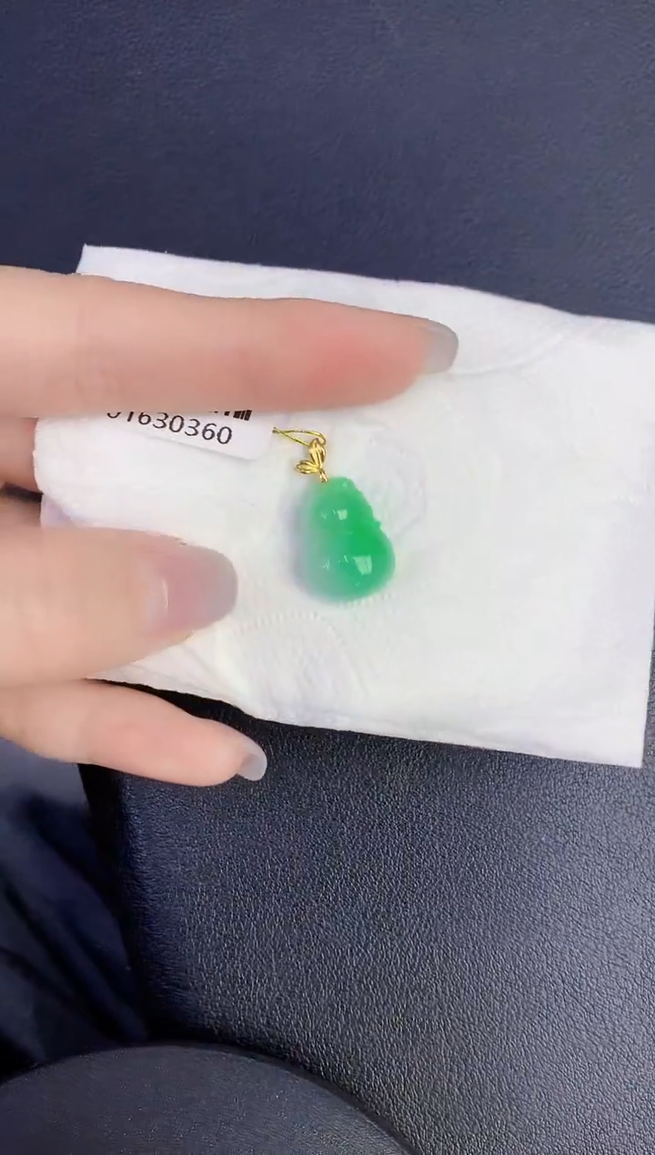 颈饰18K金镶嵌翡翠缅甸天然翡翠A货