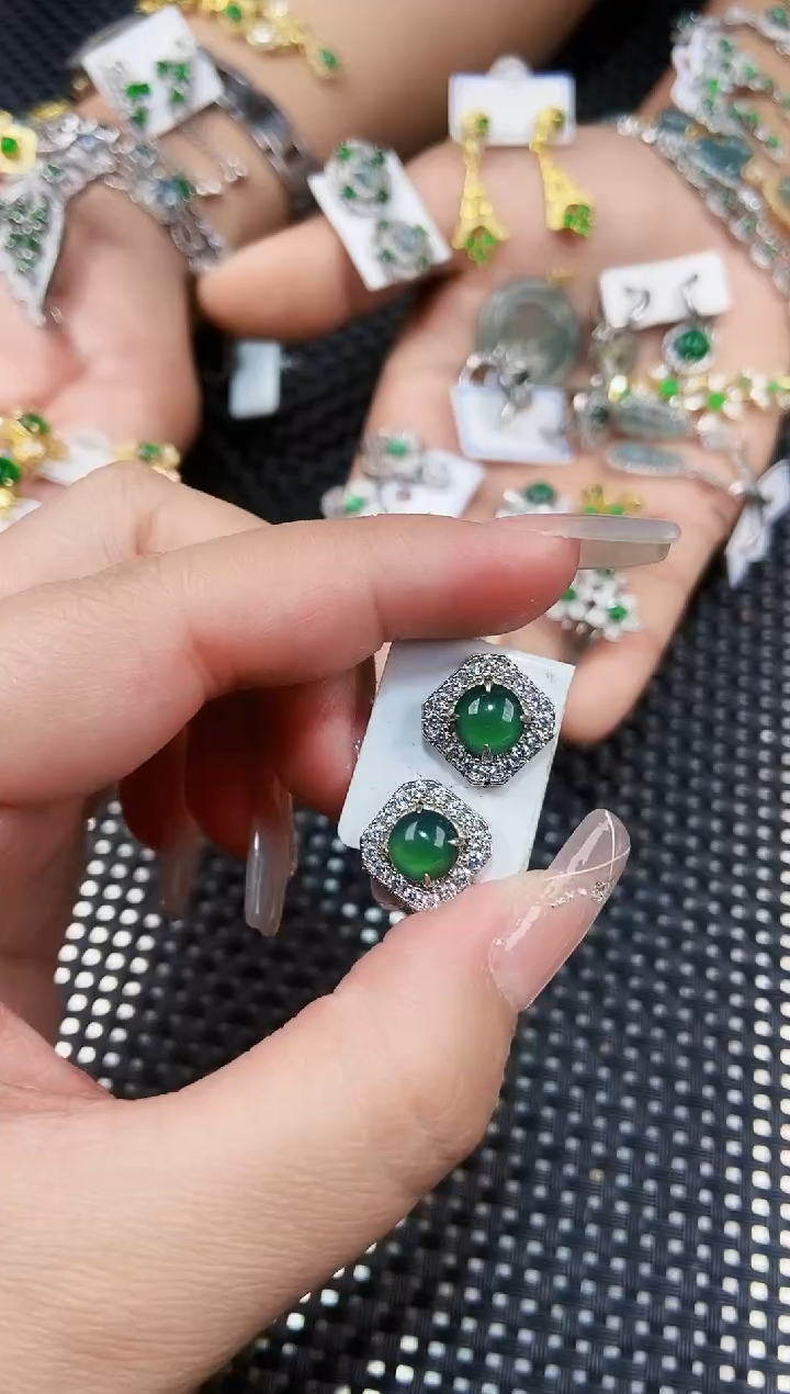【闪购商品】翡翠耳饰未镶嵌111111111