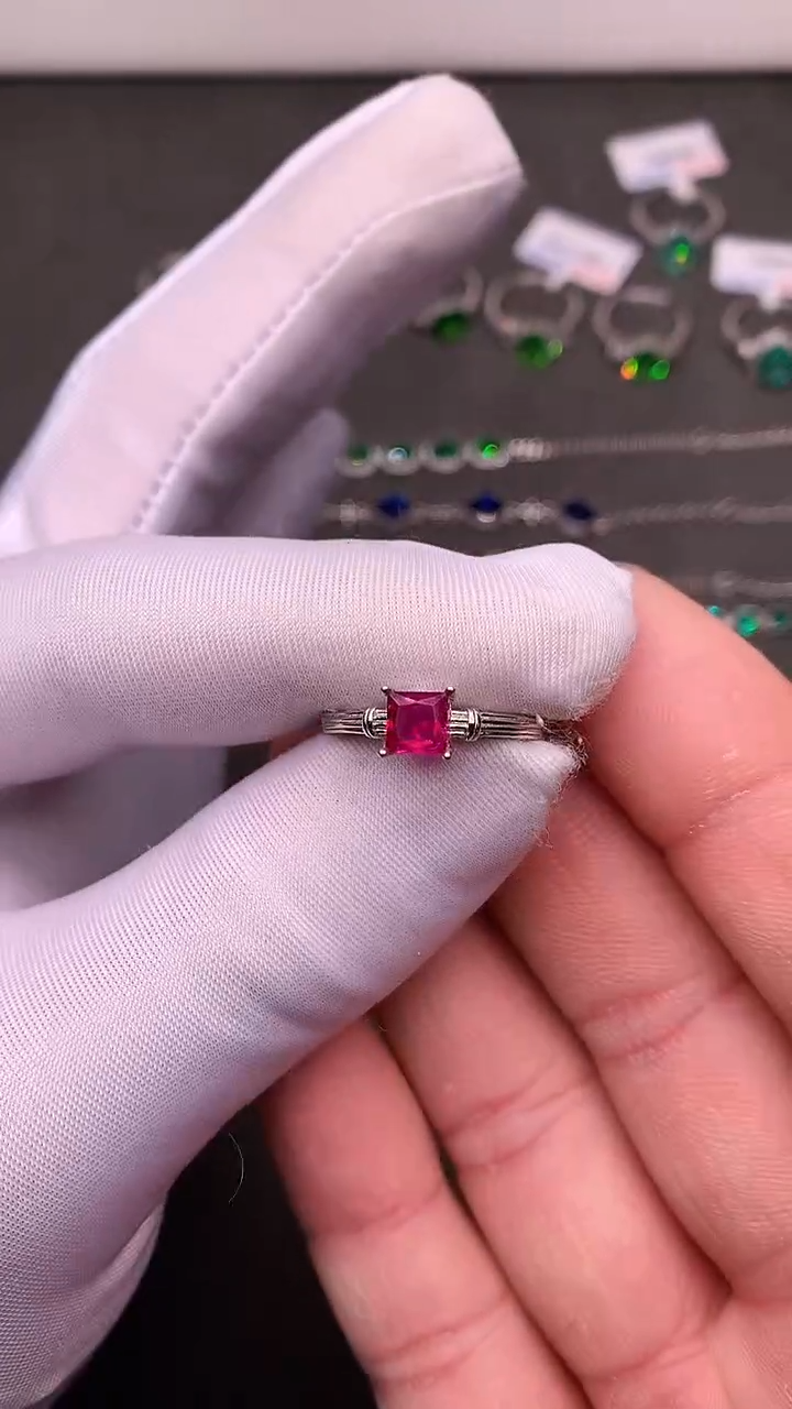 【闪购商品】红宝石戒指银S925镶嵌......