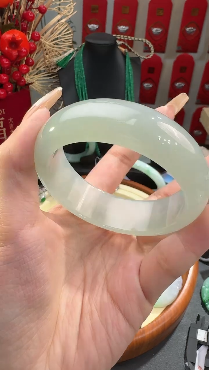 【闪购商品】翡翠手镯未镶嵌手镯