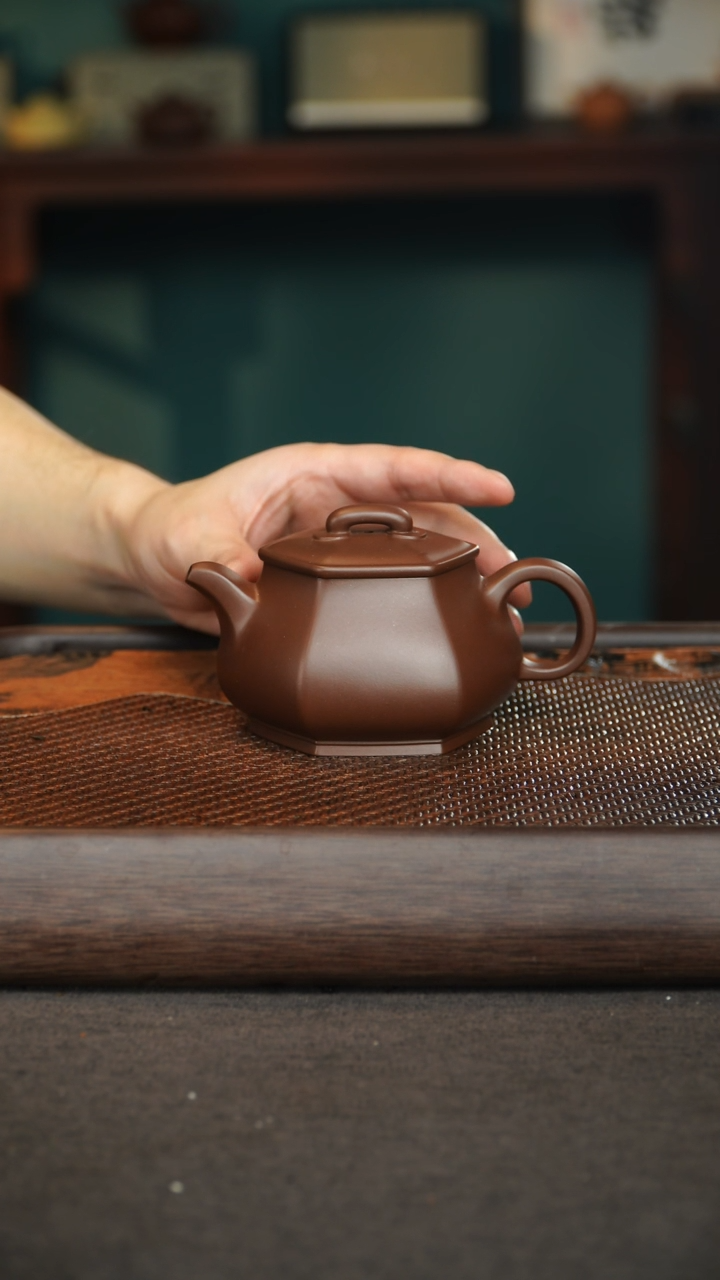 【闪购商品】紫砂茶壶48六方儒相WT