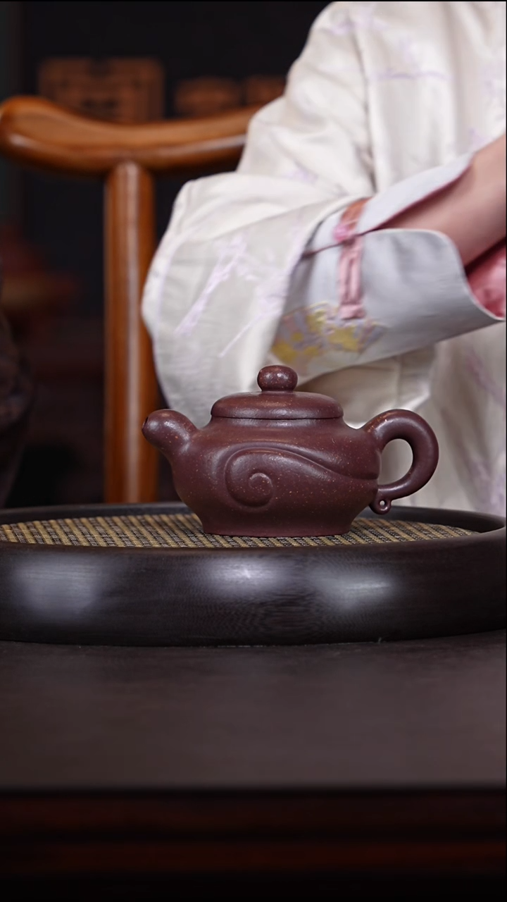 【闪购商品】紫砂茶壶钱玉娟6-42 紫皮朱砂紫砂壶280c