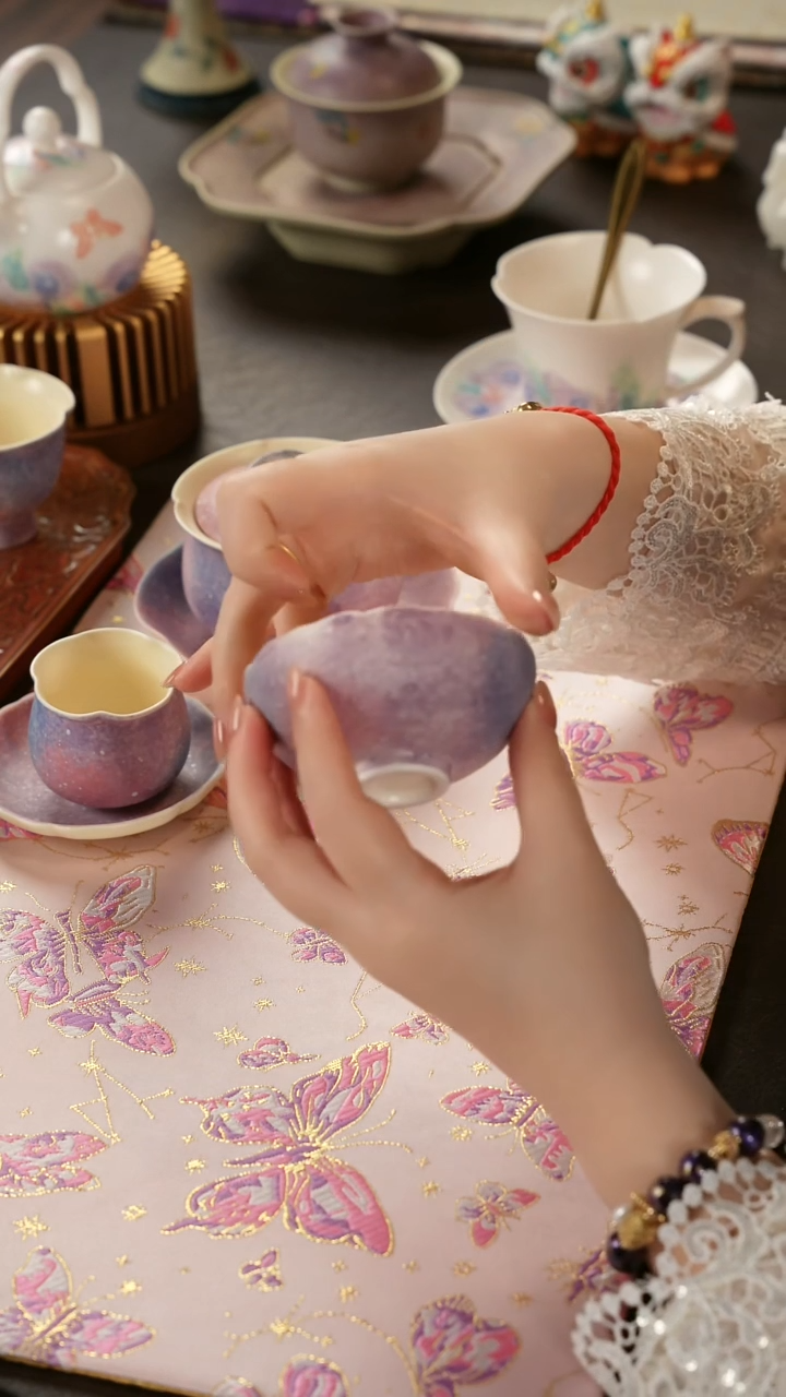 陶瓷茶具秘境花口普洱杯