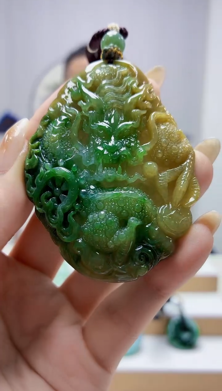 未镶嵌定制翡翠4898jw-毛货挂件187