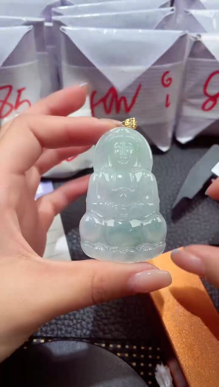 颈饰18K金镶嵌翡翠77