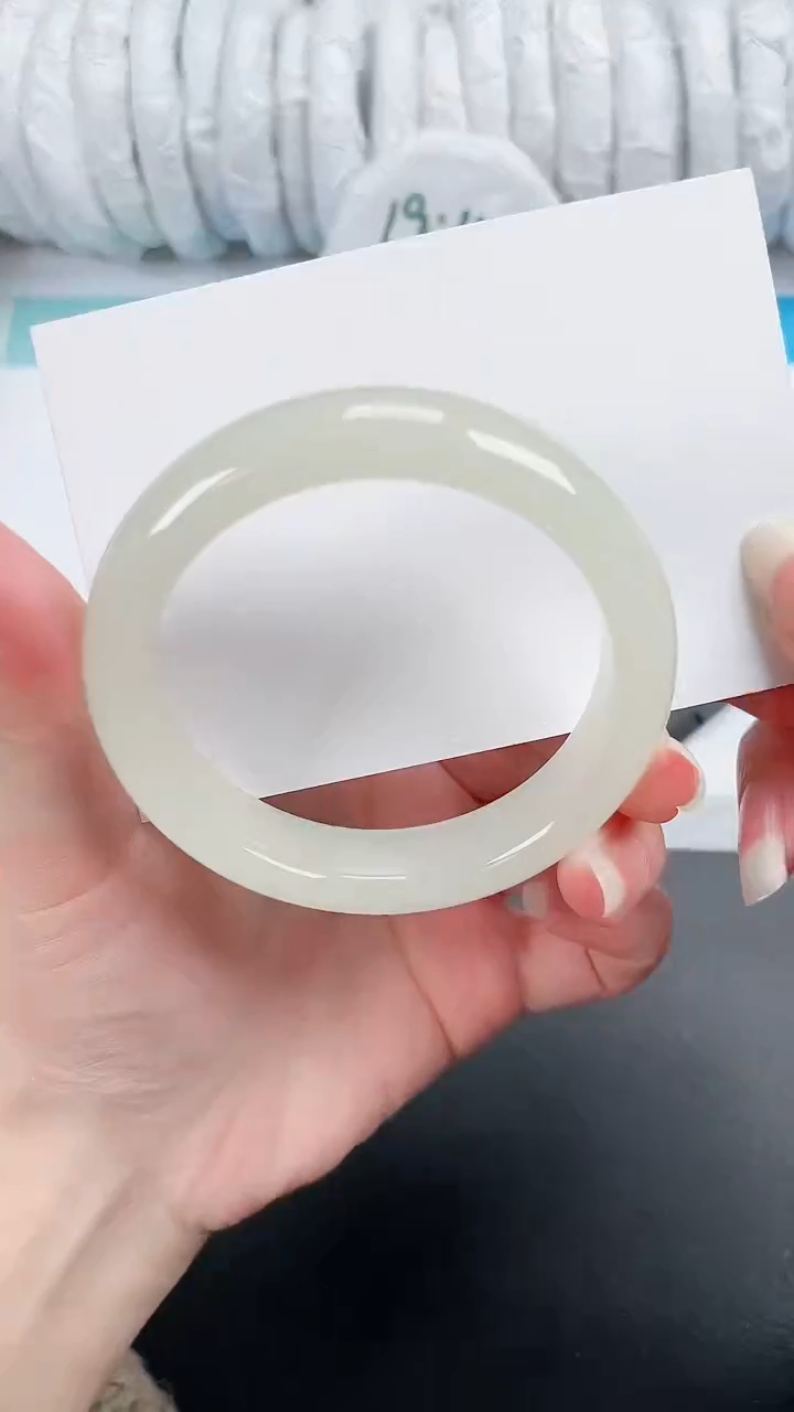 【闪购商品】石英质玉手镯未镶嵌11-55