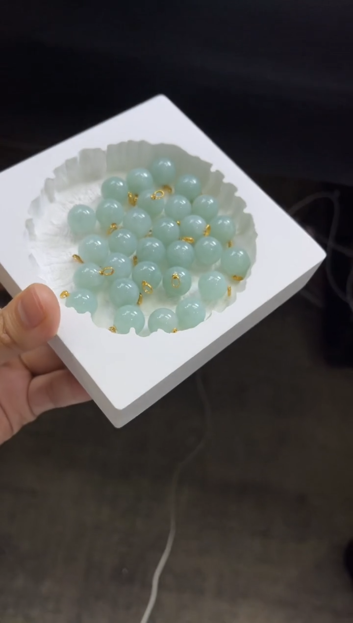 【闪购商品】翡翠颈饰18K金镶嵌M43多样性发一件/配绳子