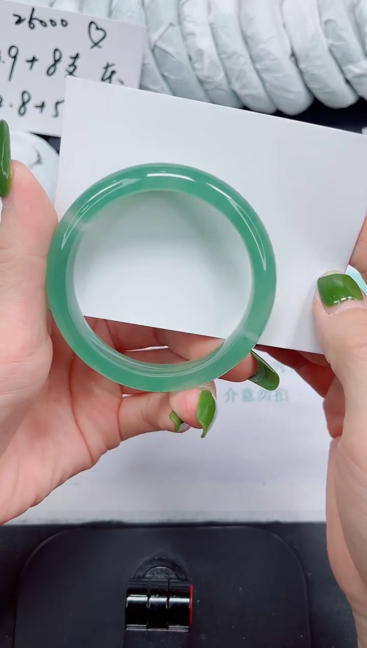 石英质玉手镯未镶嵌289/