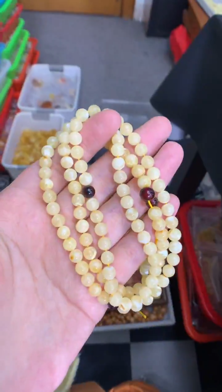 蜜蜡未镶嵌珠宝奇石1