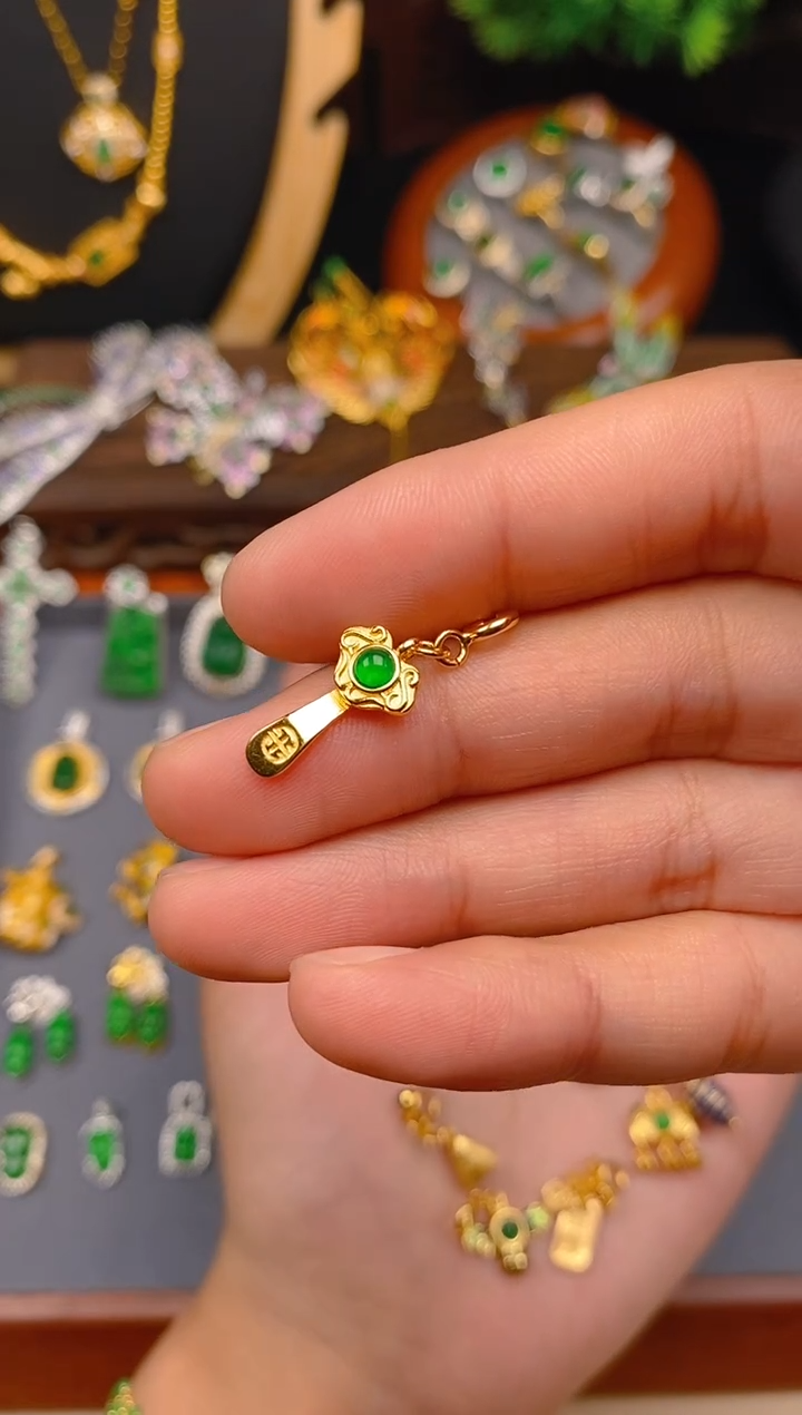 【闪购商品】翡翠吊坠(不含链)银S925镶嵌如意万能扣