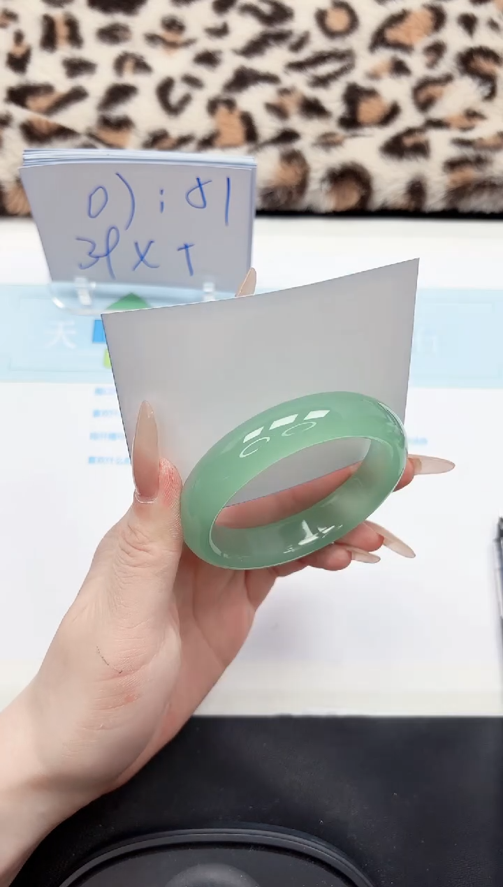 【闪购商品】石英质玉手镯未镶嵌232-63