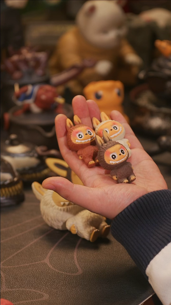 ³**F紫砂雕塑作品红色小号