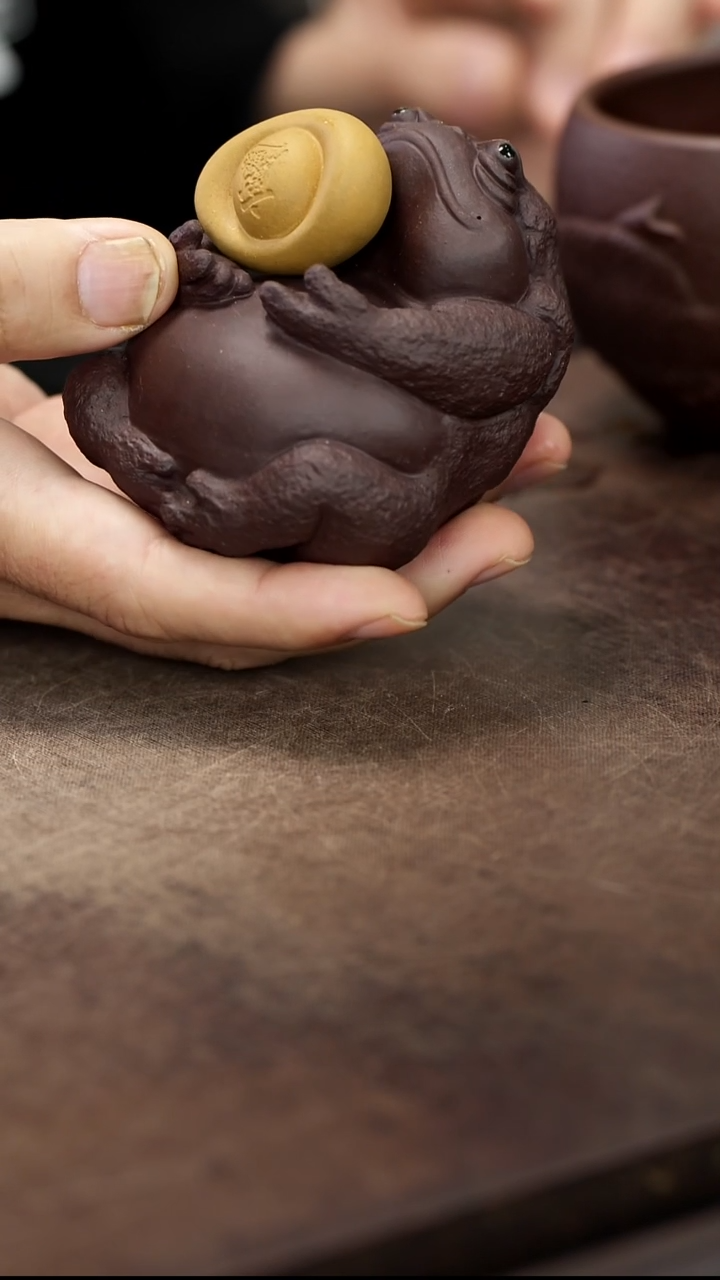 紫砂茶宠紫砂金蟾送元宝