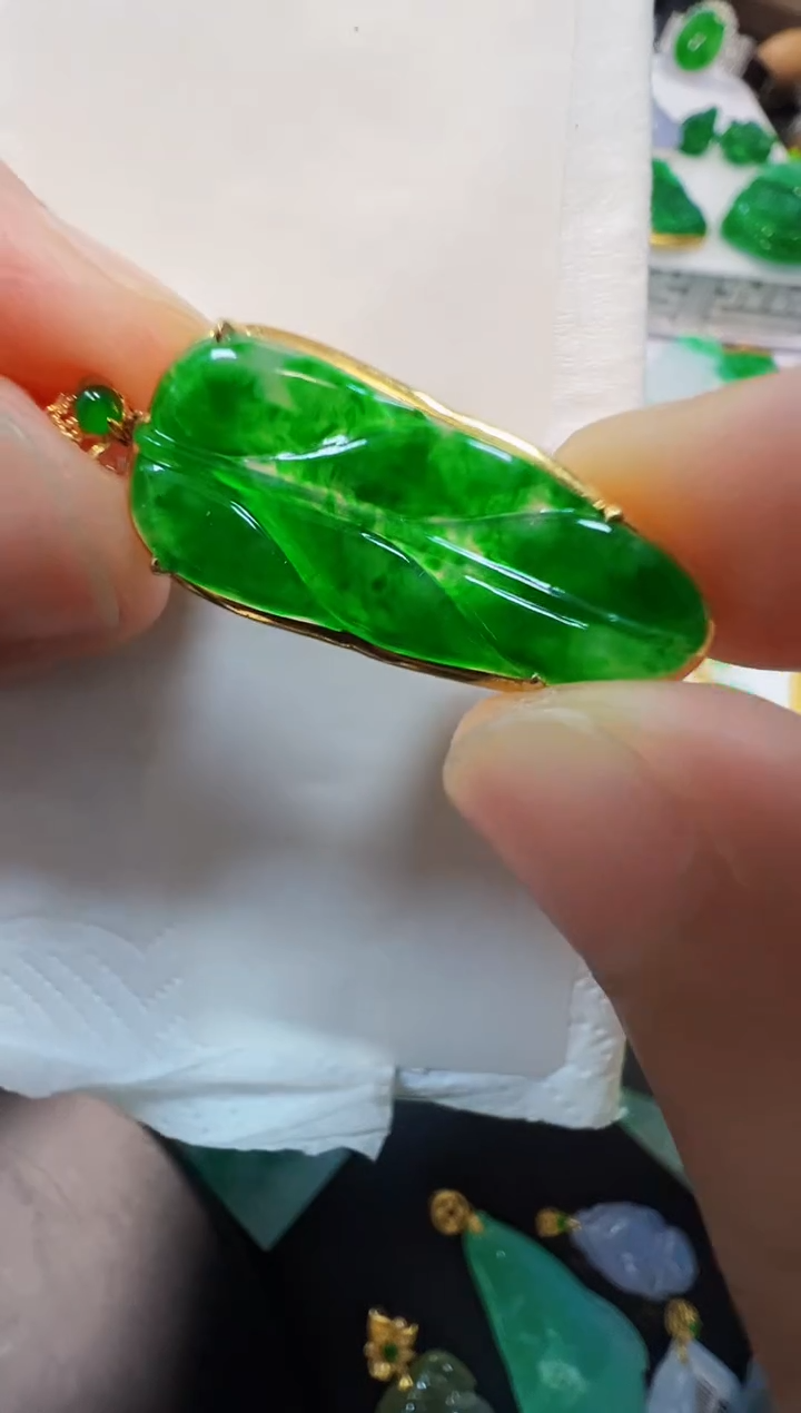 翡翠18K金镶嵌吊坠(不含链)1800