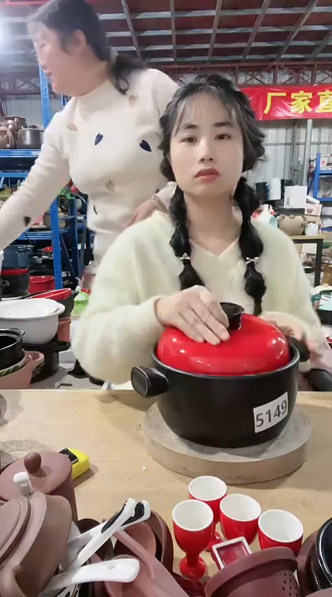 陶5149瑕疵黑锅带盖