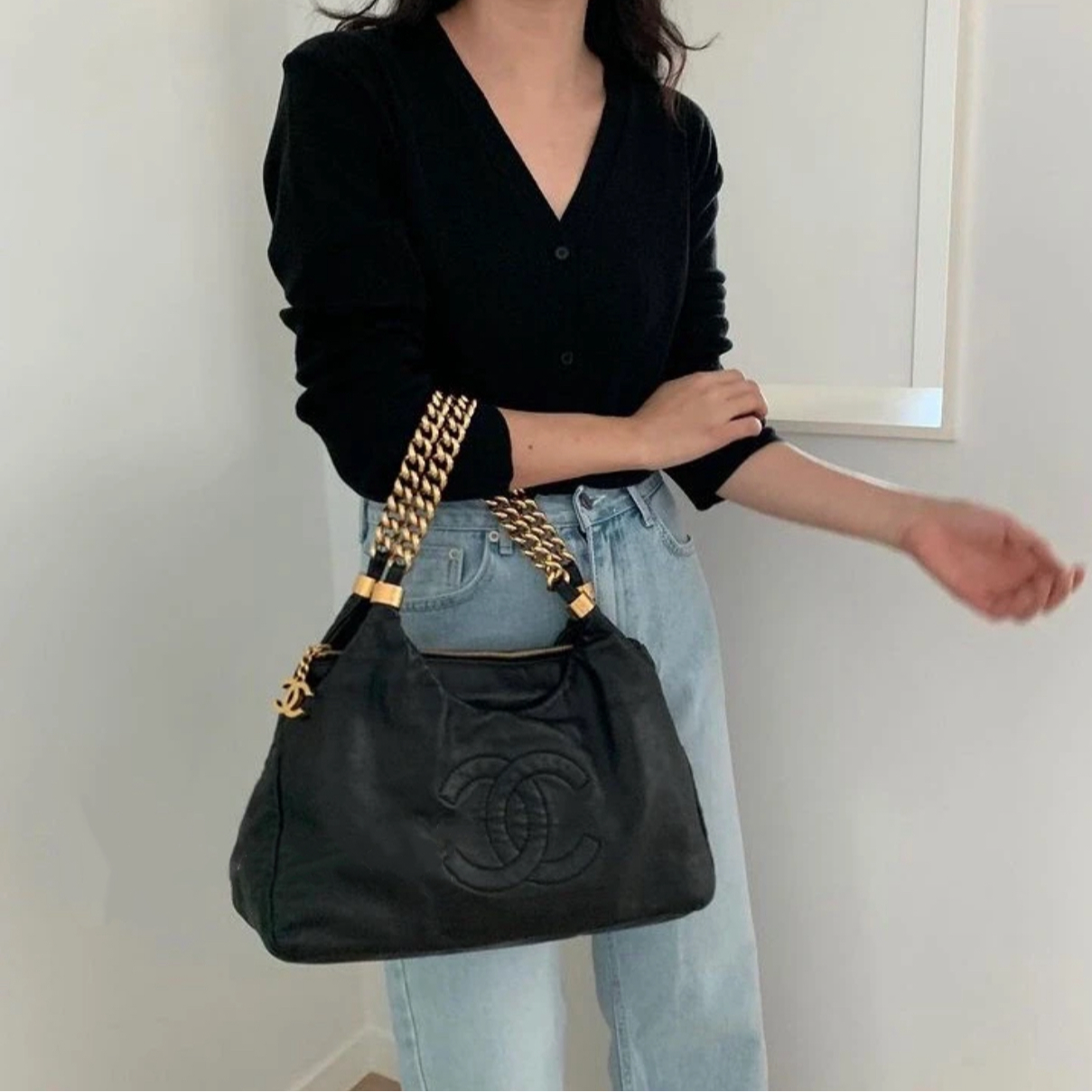 95新 Chanel/香奈儿 展会外场！黑金牛角hobo包