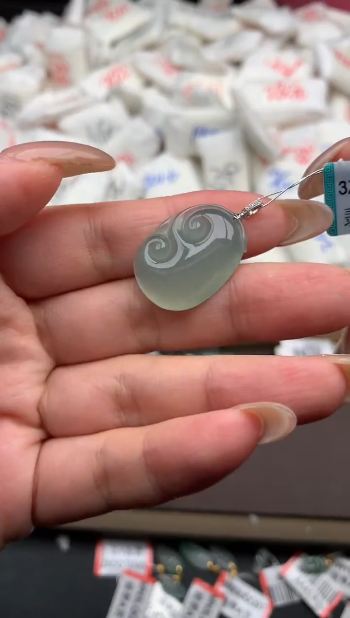 【闪购商品】翡翠颈饰18K金镶嵌一