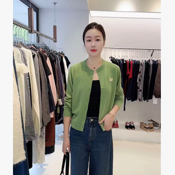 秋季简约百搭卡通动物小标针织圆领开衫女