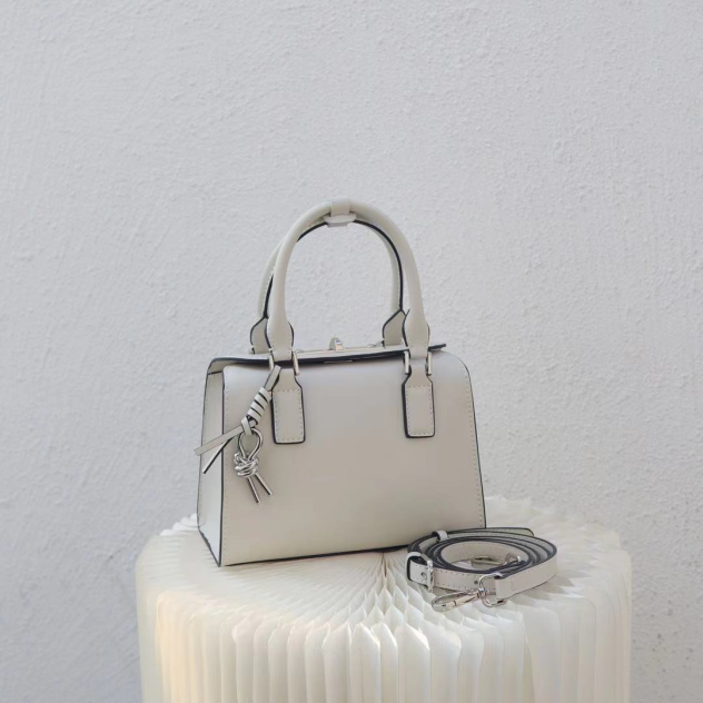 【广州特特】SLBL-197-米白女士小众简约腋下斜跨百搭肩包