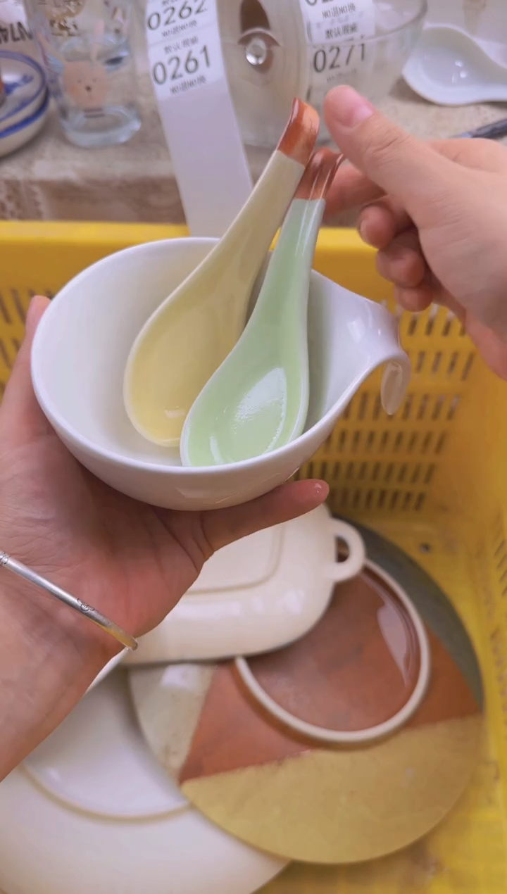 261默认微瑕，满20包邮。
