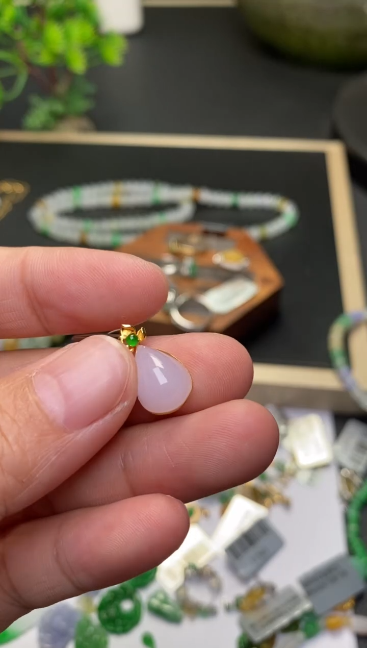 颈饰18K金镶嵌翡翠净货26237