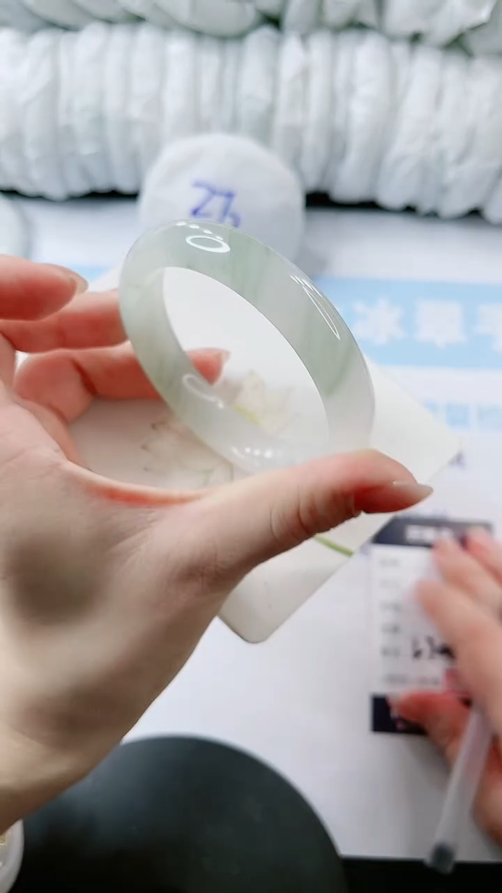 【闪购商品】石英质玉手镯未镶嵌多样性发货L306