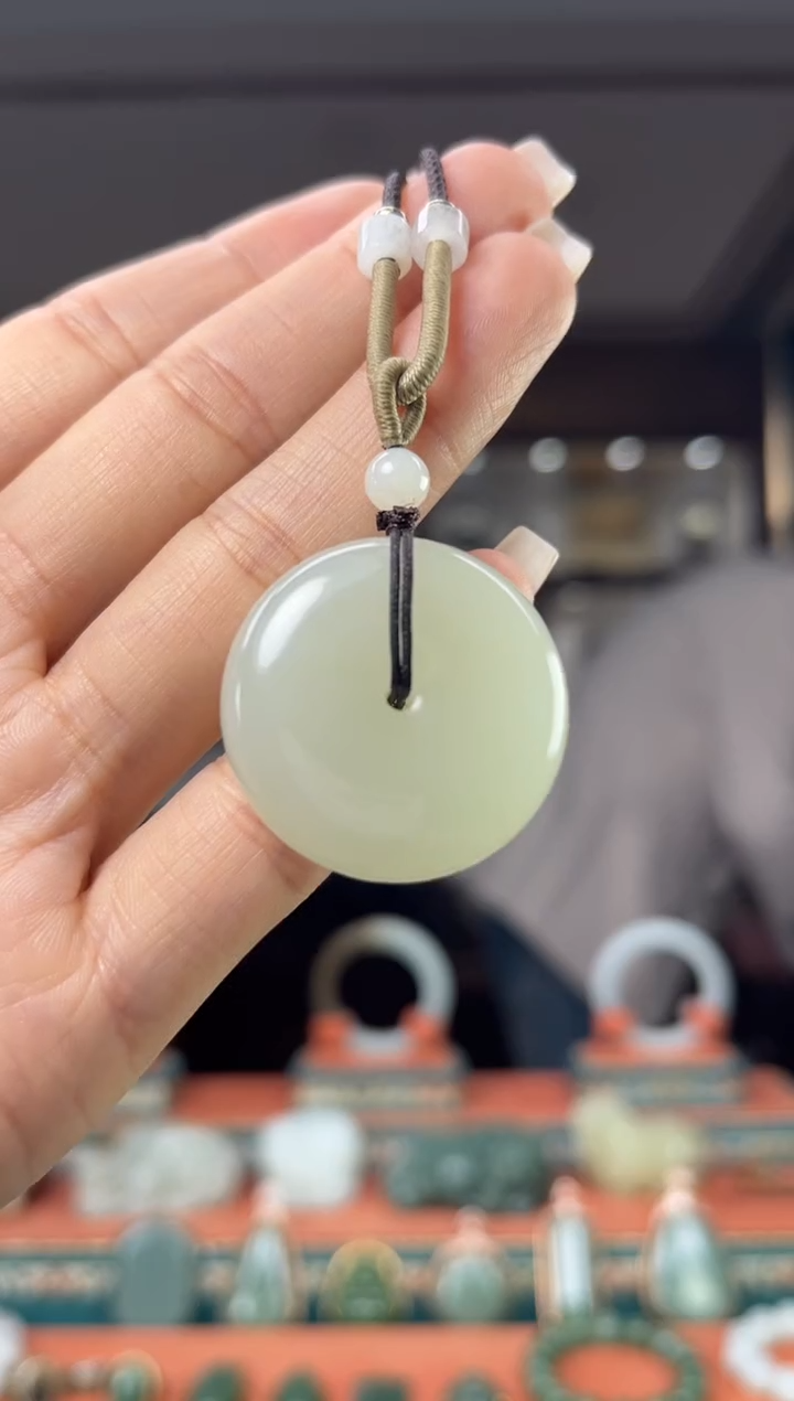 颈饰未镶嵌和田玉佩佩30mm左右