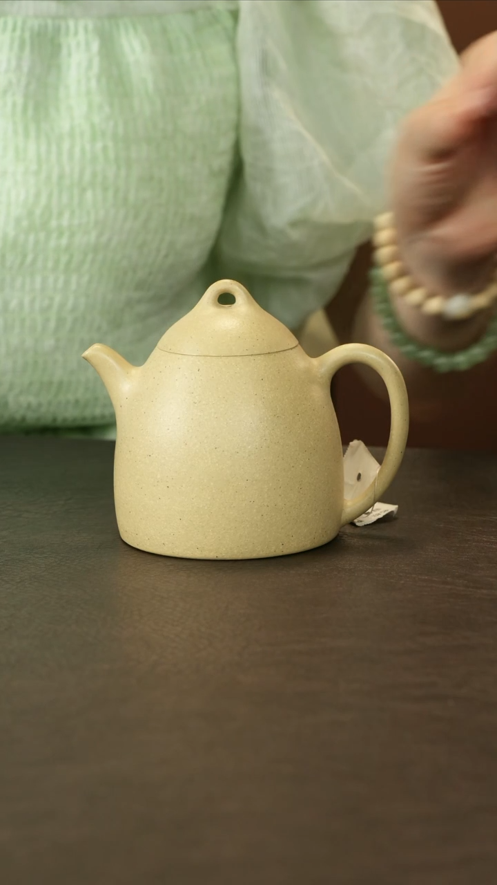 茶壶紫砂胡琪 高帽秦权 本山绿泥  220cc