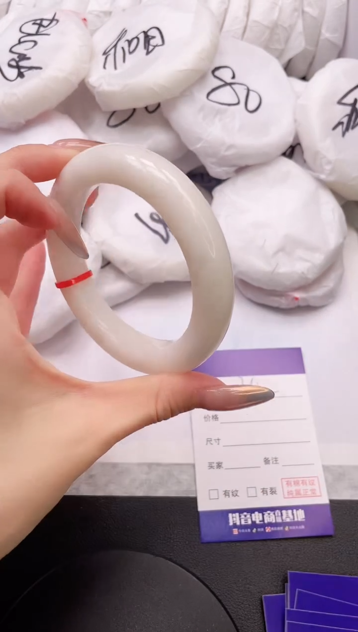 【闪购商品】和田玉手镯未镶嵌12K362-60