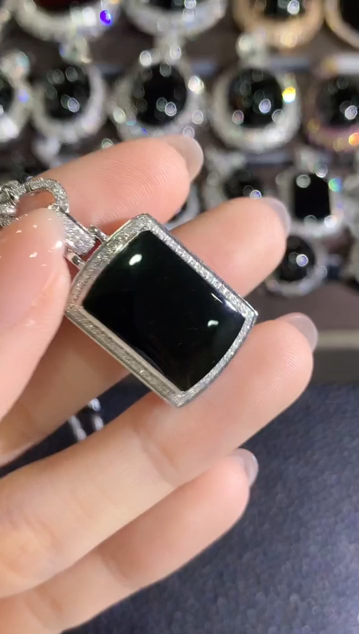 吊坠(不含链)18K金镶嵌翡翠C36