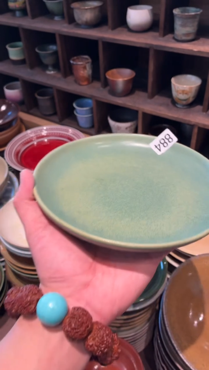 瓷片Z*m884青绿浅盘1个
