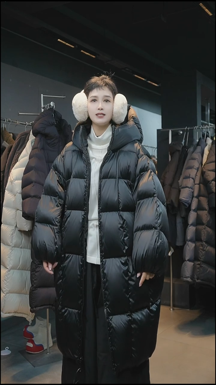 黑色羽绒外套黑色羽绒外套