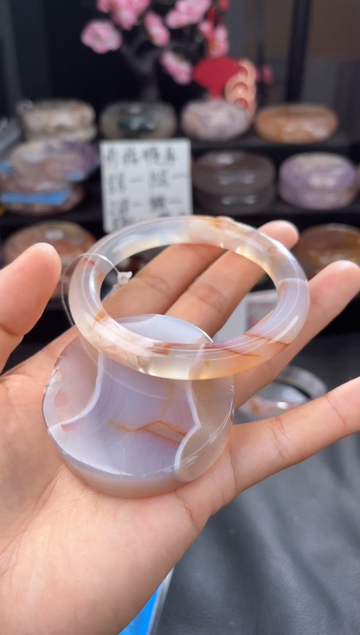 【闪购商品】石英质玉手镯未镶嵌57