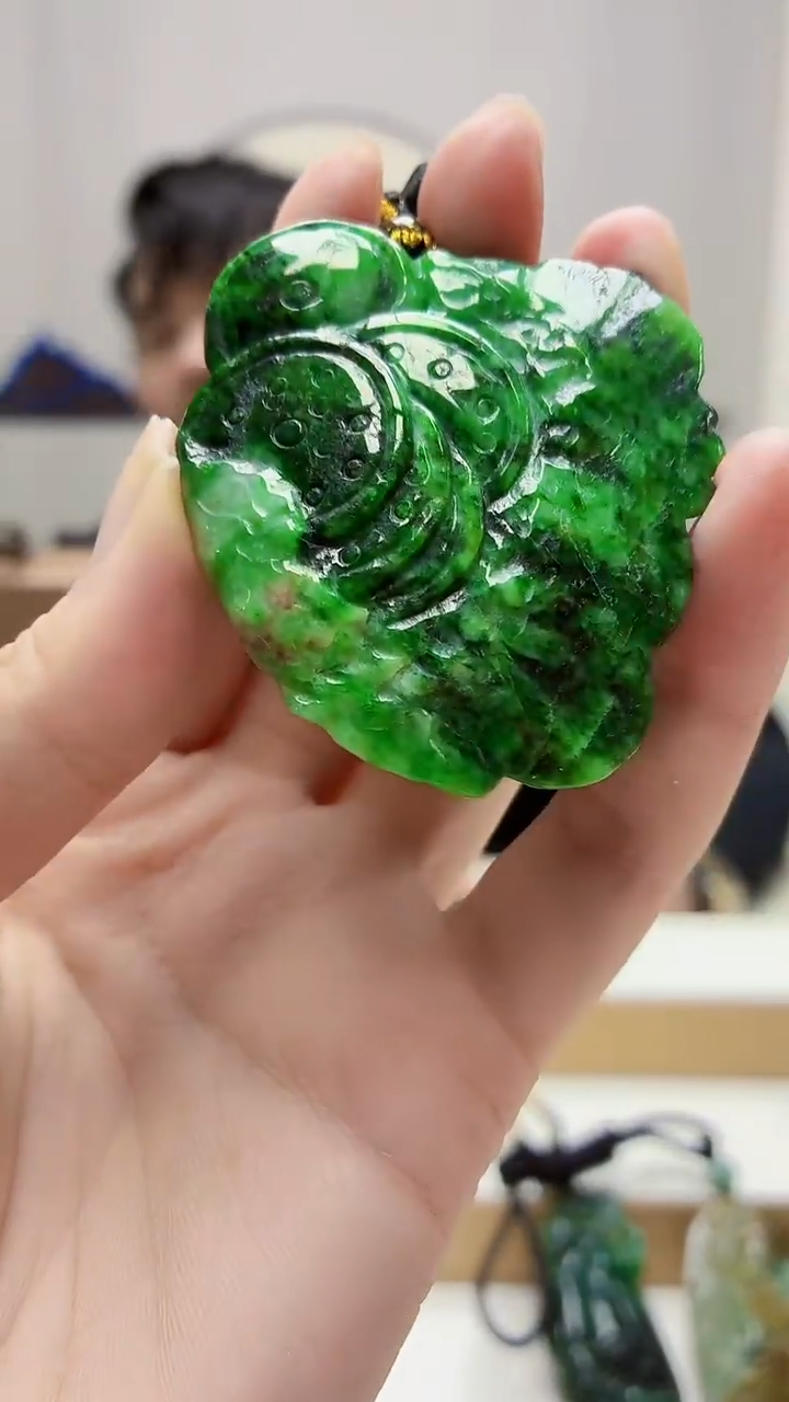 未镶嵌定制翡翠5060zm-毛货挂件78八破图