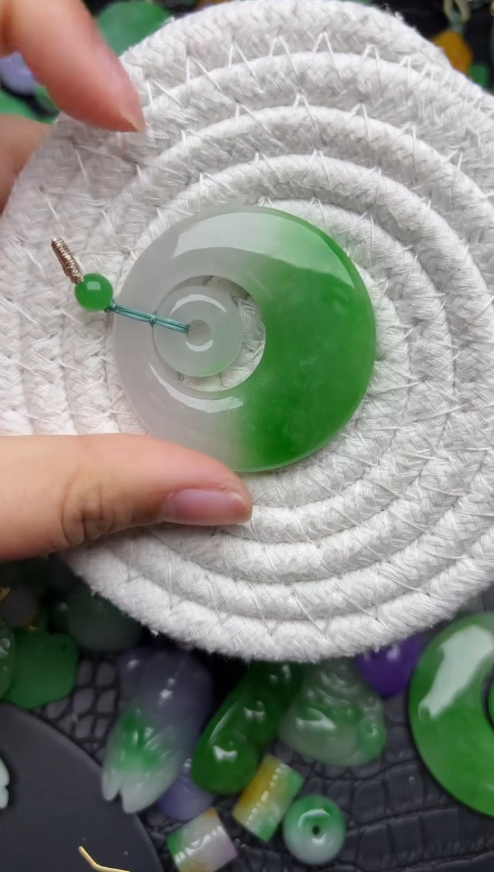 颈饰未镶嵌翡翠缅甸翡翠吊坠