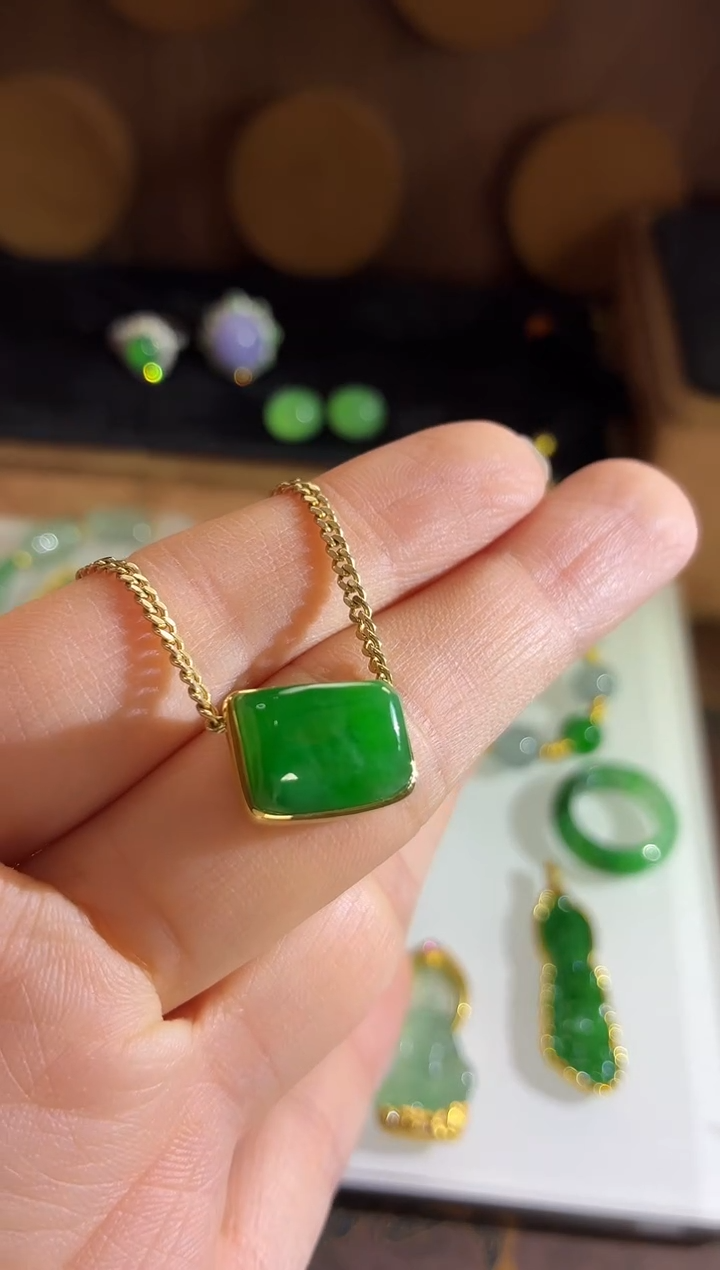 吊坠(不含链)18K金镶嵌翡翠吊坠