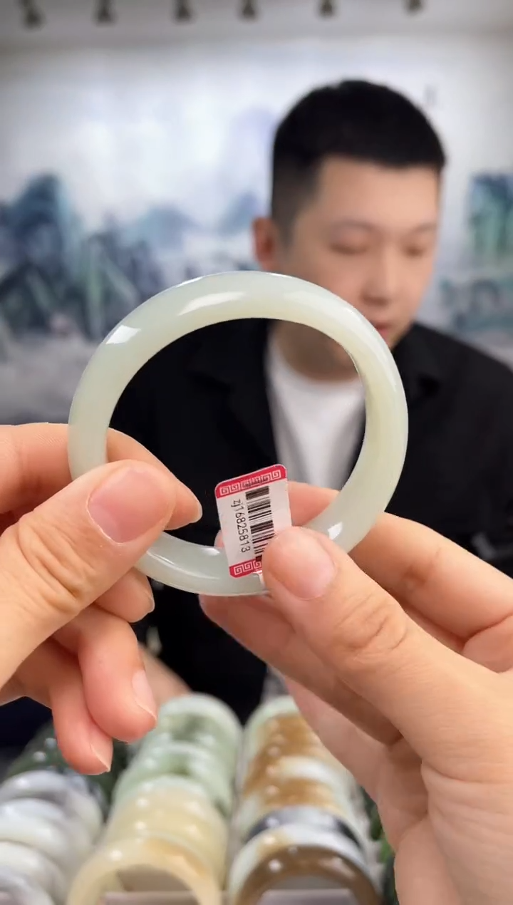 【闪购商品】和田玉手镯未镶嵌55圈口5813