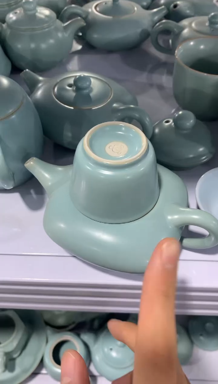 茶具茶壶、盖碗、主人杯、客杯（轻轻微瑕介意勿拍）