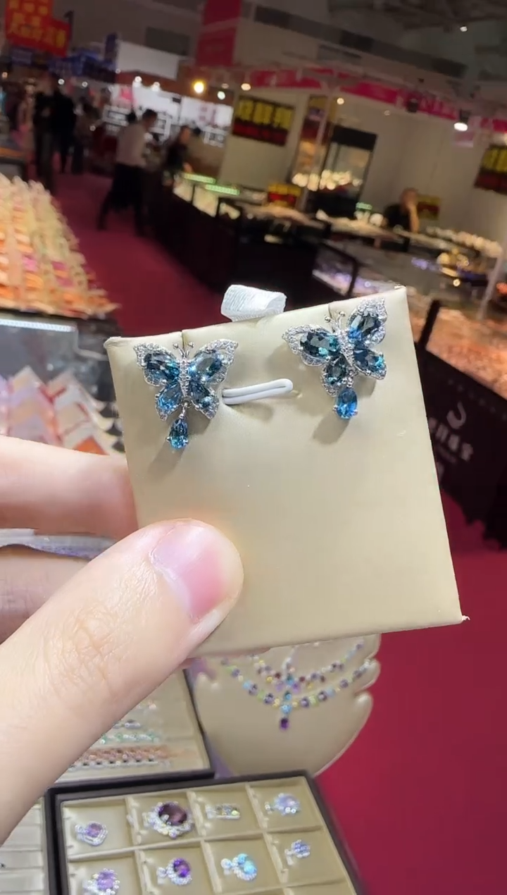 银S925镶嵌托帕石耳饰17mm伦敦蓝耳钉