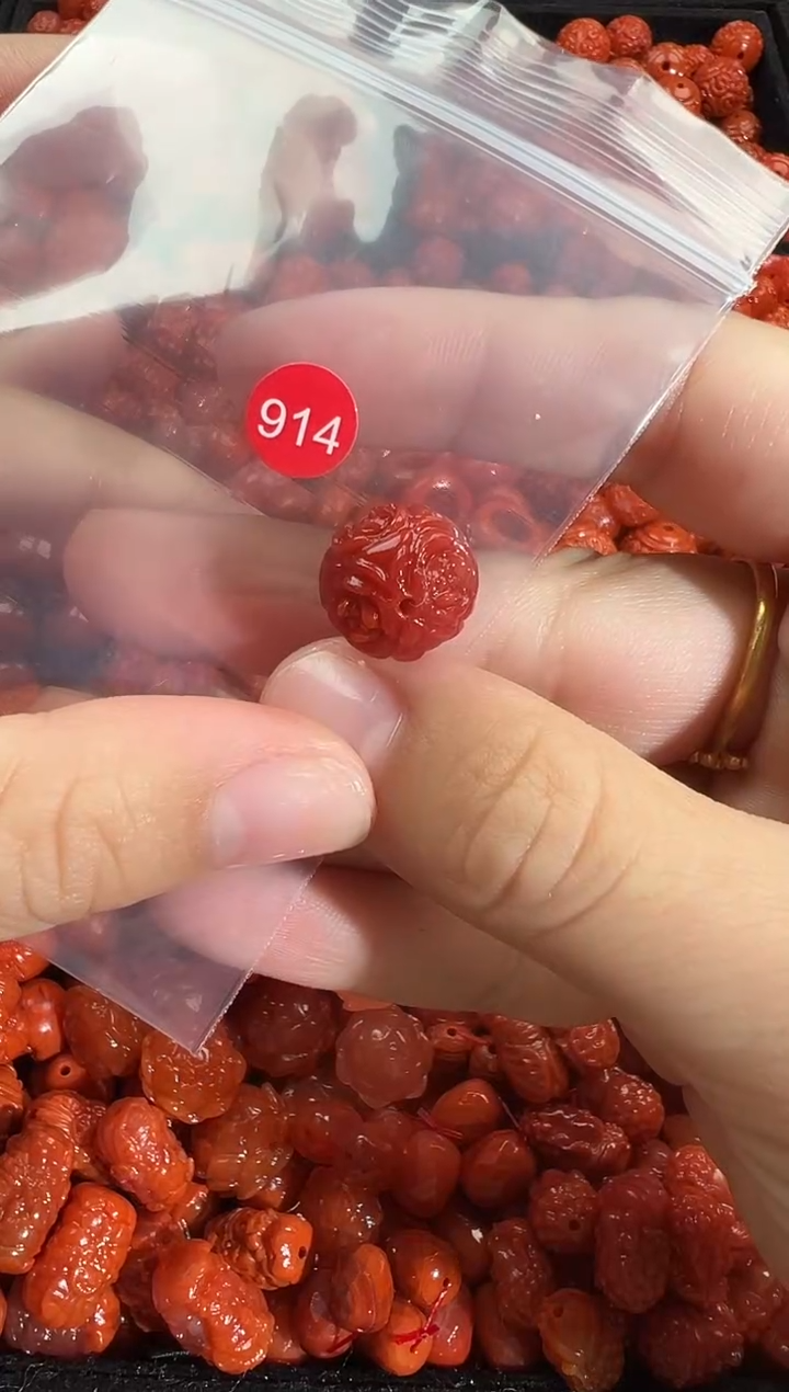 颈饰未镶嵌南红玛瑙1