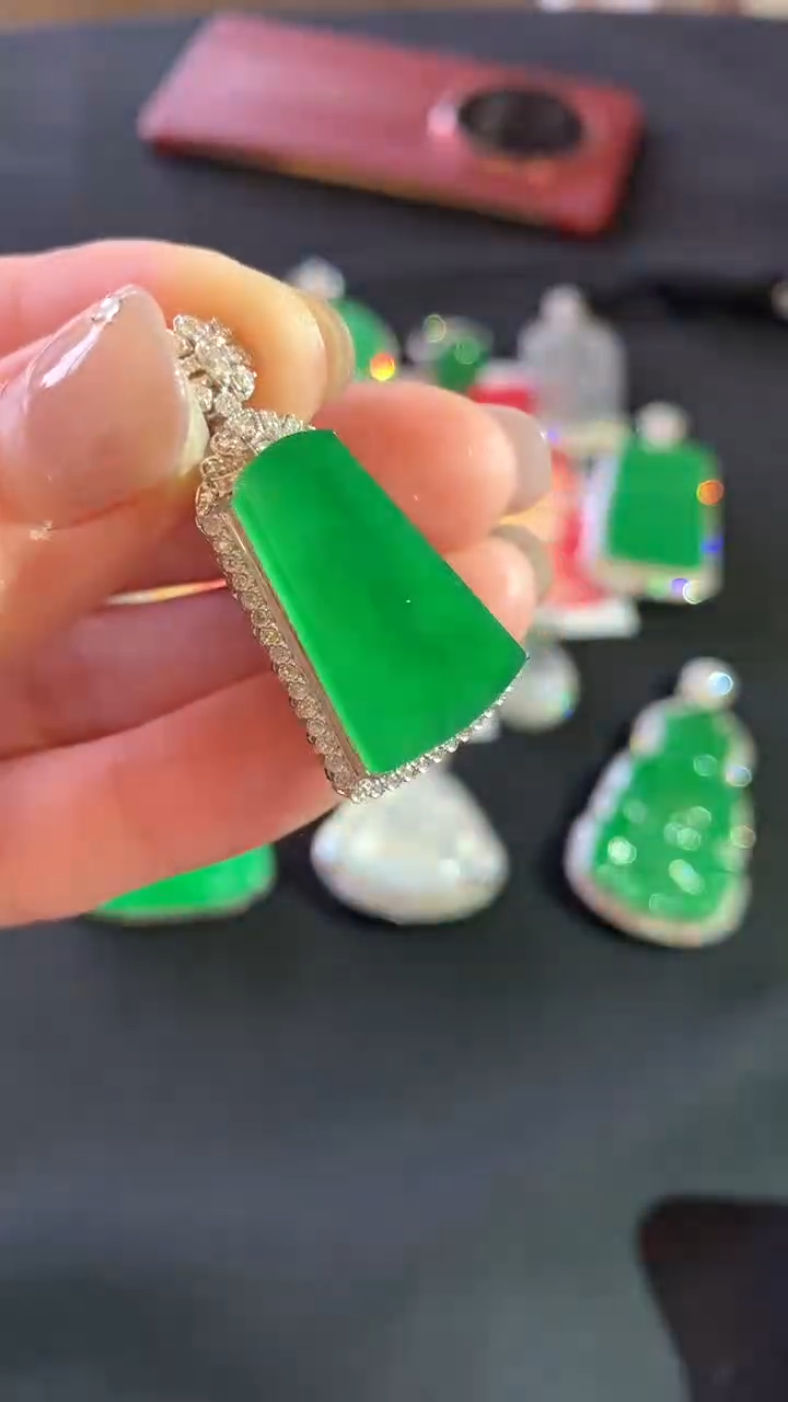 【闪购商品】翡翠18K金镶嵌吊坠(不含链)无事牌不退不换|6800+0